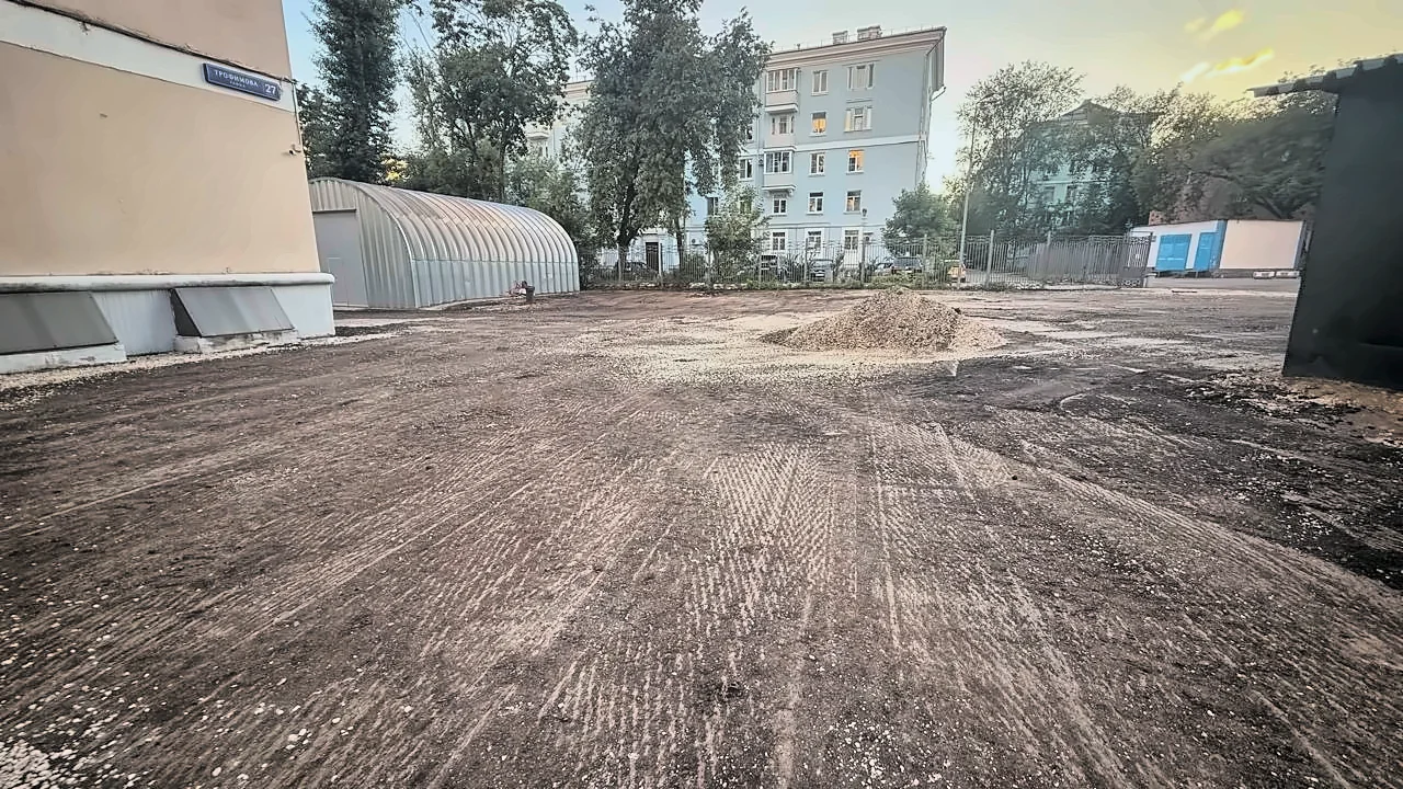 Спланированное и уплотнённое основание площадки перед укладкой асфальта — ASFALT-MSK